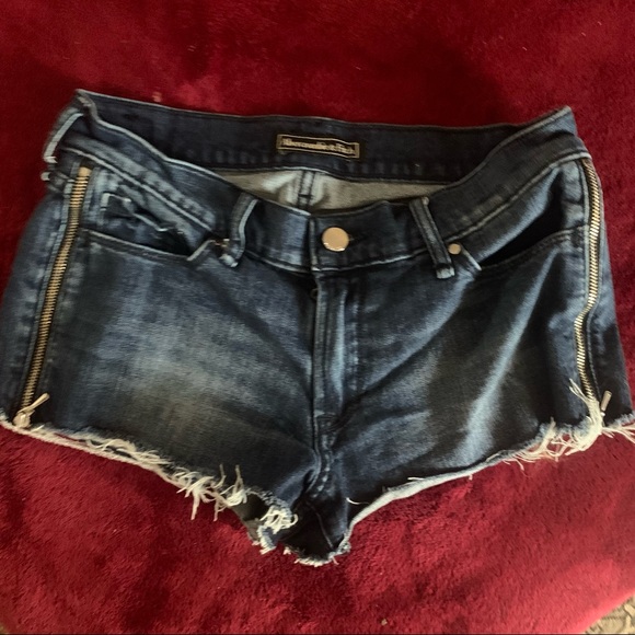 Abercrombie denim shorts with side zipper 24 - Picture 2 of 9